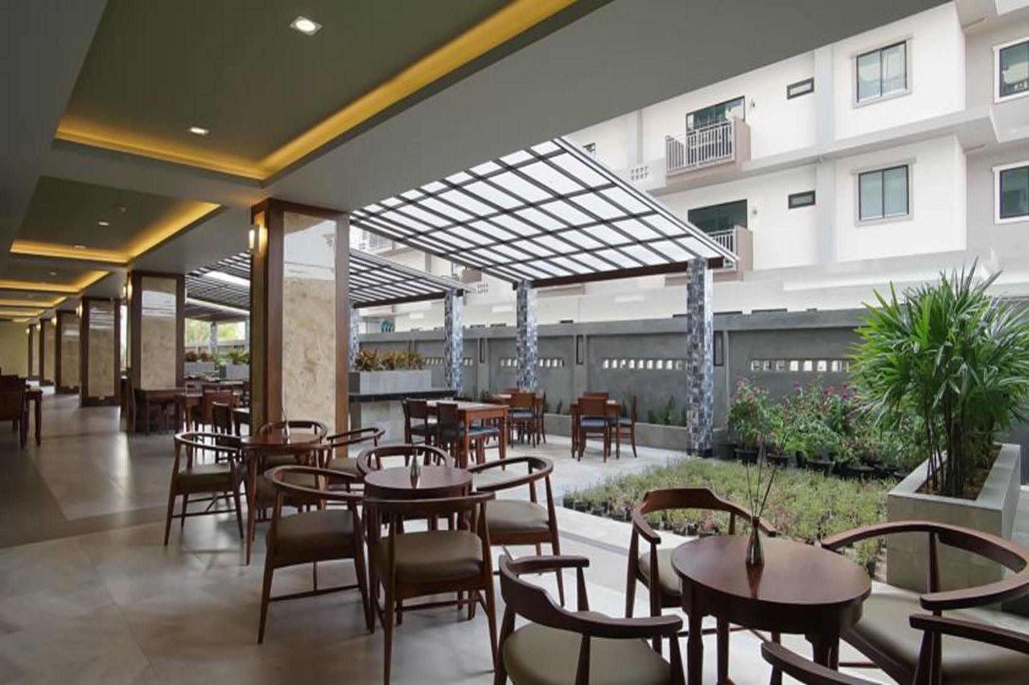 Carunda Hotel Sattahip Zewnętrze zdjęcie